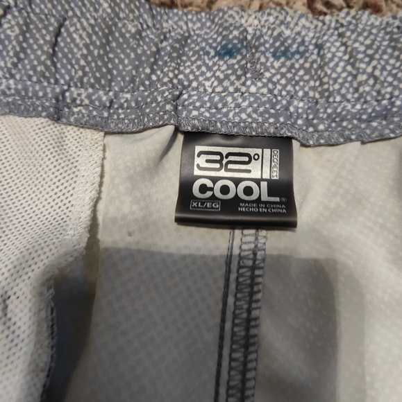 32 Degrees swim trunks - Picture 2 of 4